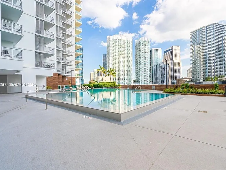 361 S Miami Ave — Photo 8
