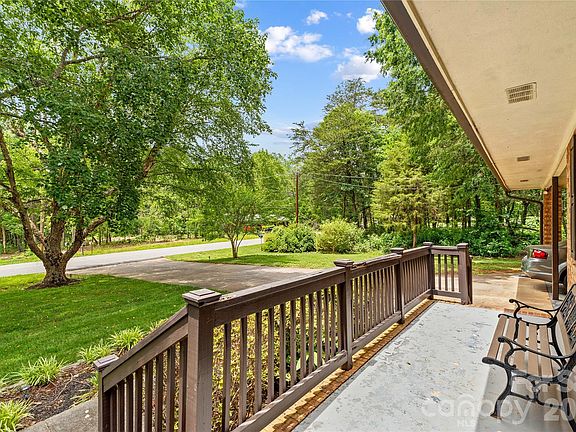 3rd image of 132 Polly Dr