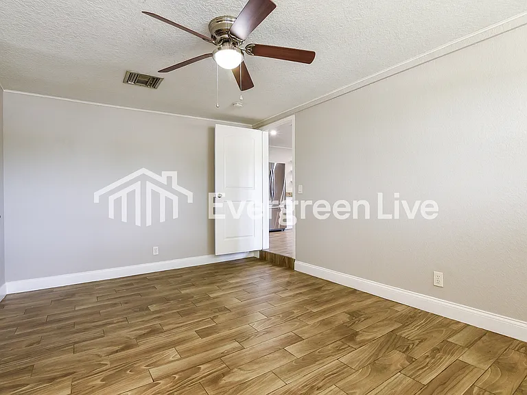 757 East Ave — Photo 14