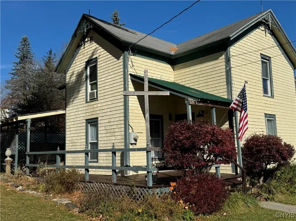 3 Walnut St, Richfield Springs, NY 13439