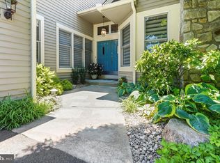 1775 Oak Hill Dr, Huntingdon Valley, PA