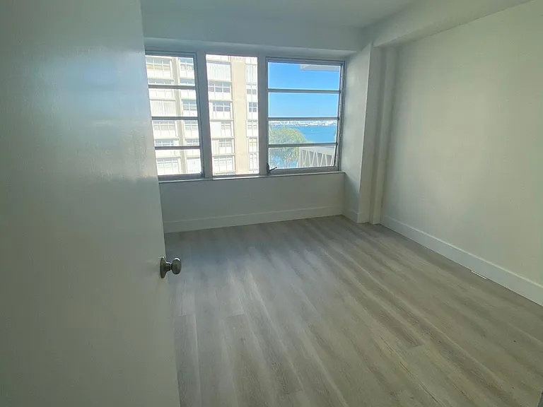 1430 Brickell Bay Dr #603 — Photo 5