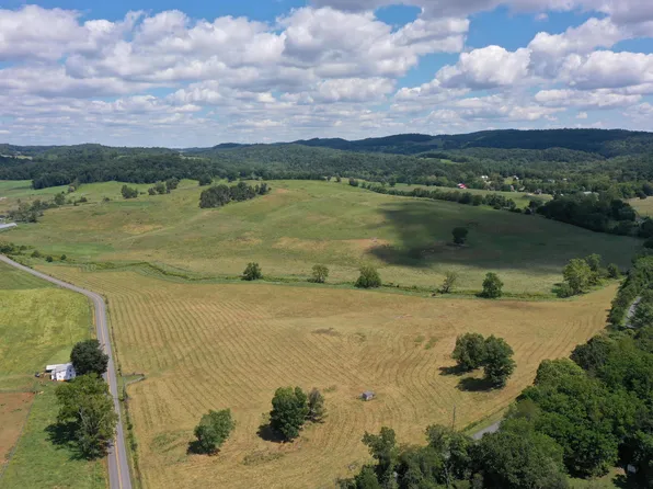 Brownsburg Tpke, Raphine, VA 24472