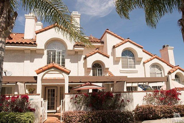 1st image of 806 Calle Los Gatos