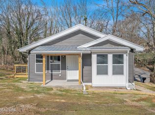 816 Rogers St, Clinton, TN 37716