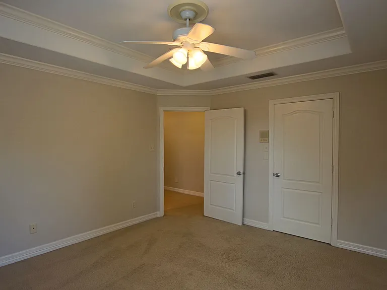 1202 River Bend Dr — Photo 25