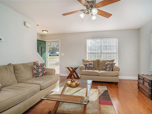 4th image of 104 Honey Ln