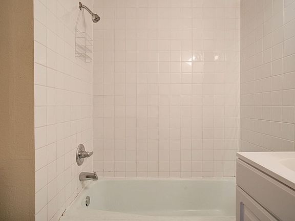 4th image of 2305 14th St W #A