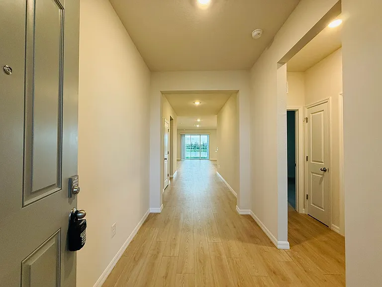 11937 Kingsley Trl — Photo 2