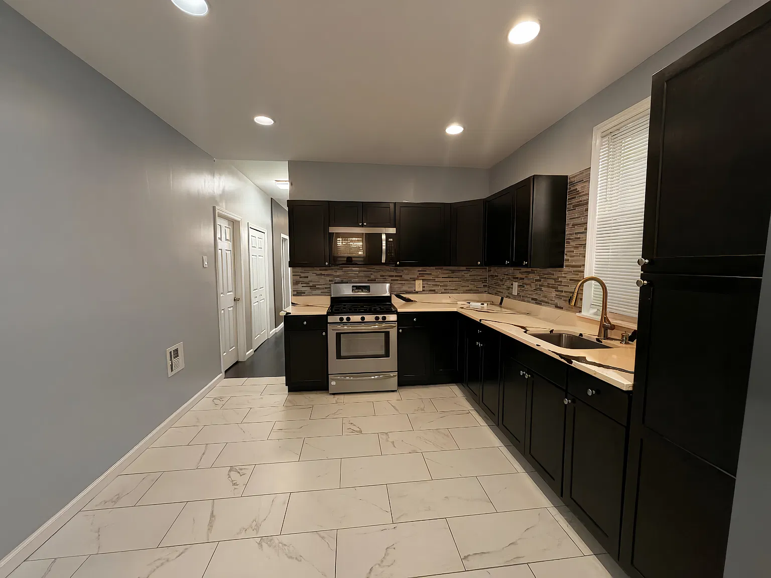 3 bed, $2,500 — Photo 3