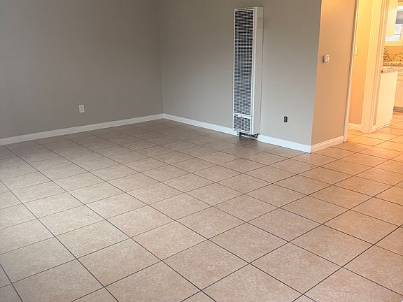 3rd image of 12742 Kalnor Ave APT 1