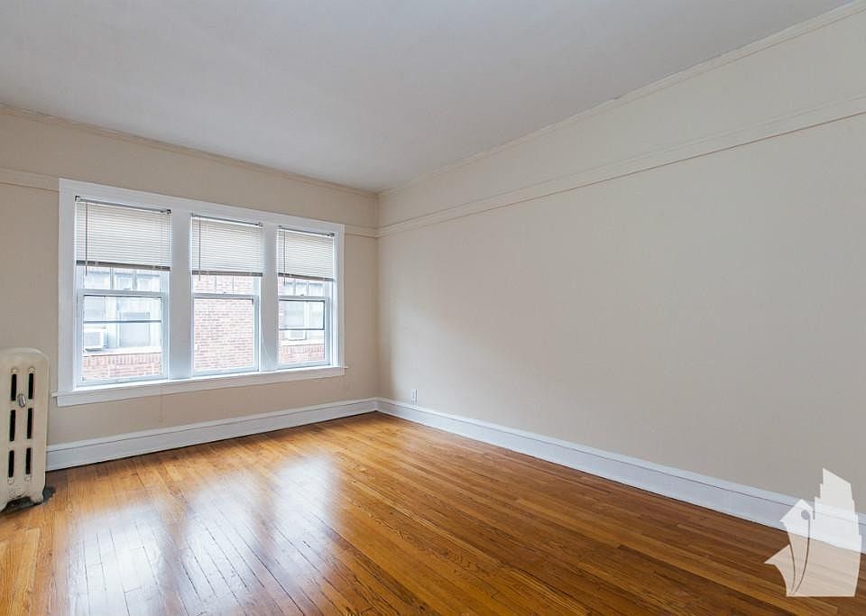 1st image of 638 W Arlington Pl #4B