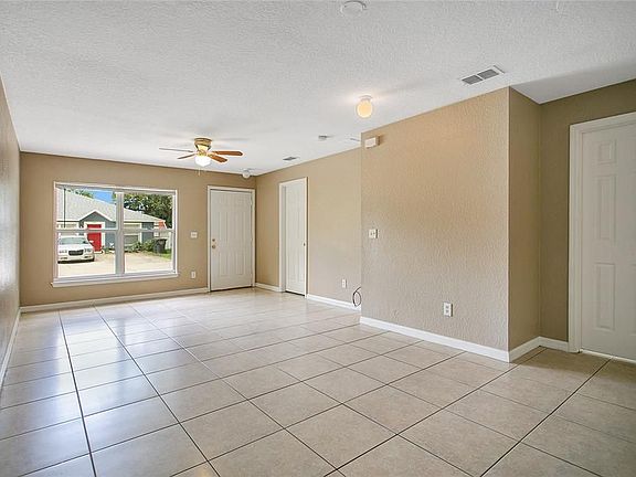 5th image of 823 Douglass Ave