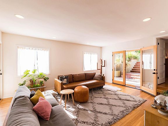 4th image of 317 W Avenue 41