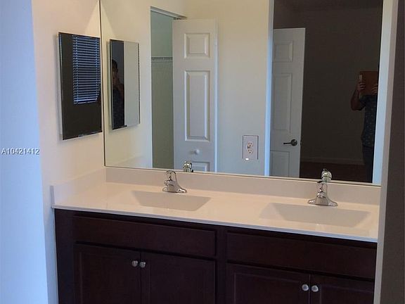5th image of 18300 NW 90 Ct