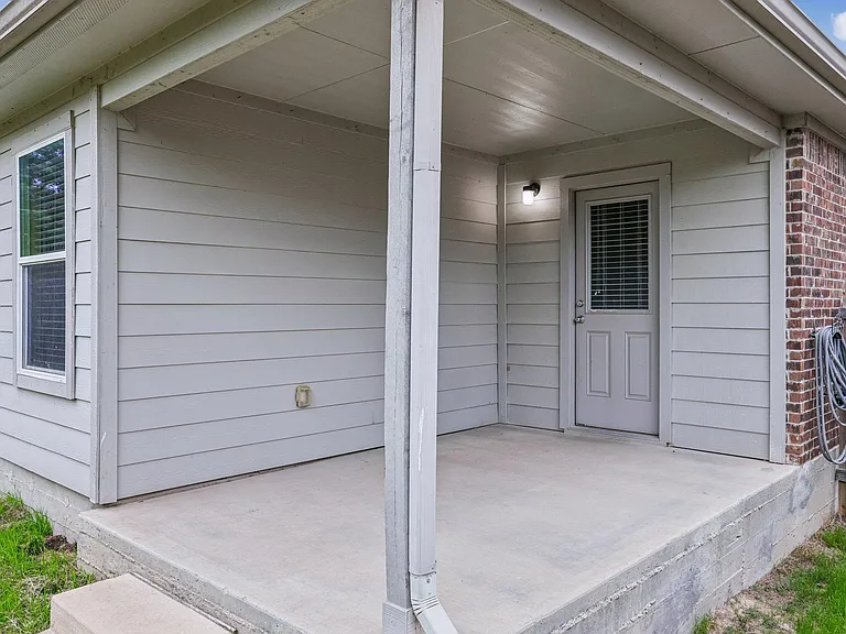 10604 Menominee Falls Ln — Photo 37