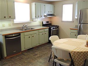 4th image of 1141 Sweetbriar Dr
