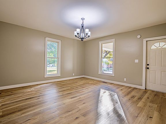 5th image of 203 S Scott St