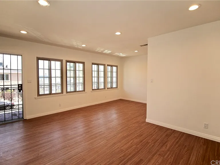6951 Simpson Ave #10 — Photo 10