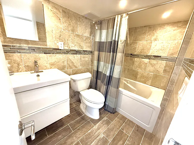 32 Elissa Ln #1 — Photo 7