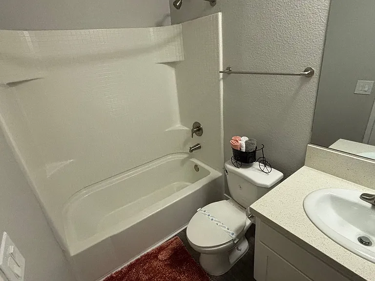 West Fifth Apartments — Photo 163