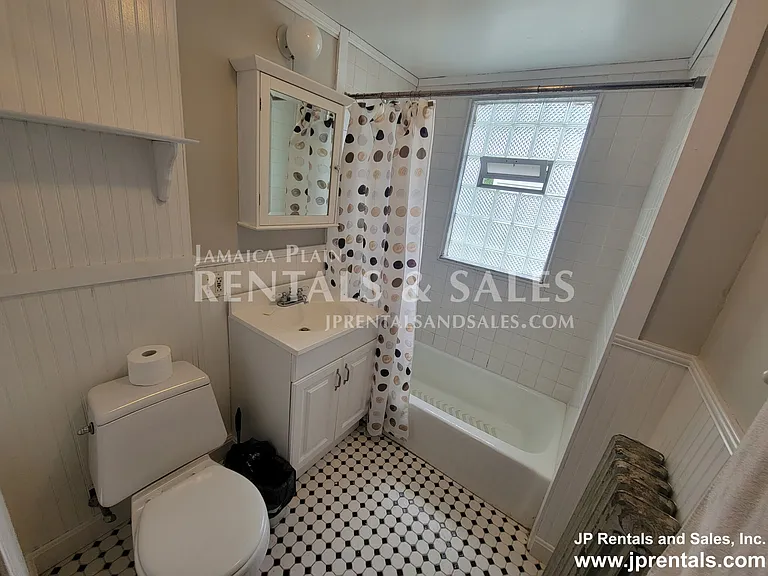 108 Bourne St — Photo 11