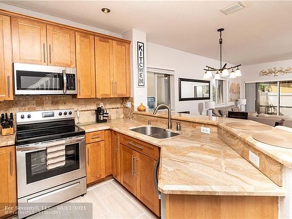 5th image of 5741 Isles Cir #5741