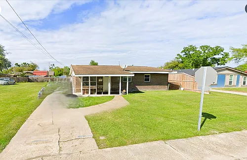1401 Sunset Dr Photo 1