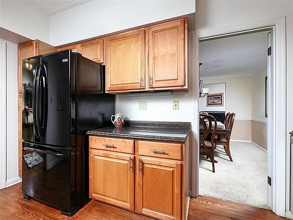 5th image of 1575 Pinehurst Dr