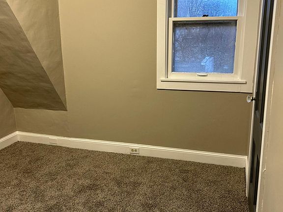 5th image of 425 Augusta Ave #425