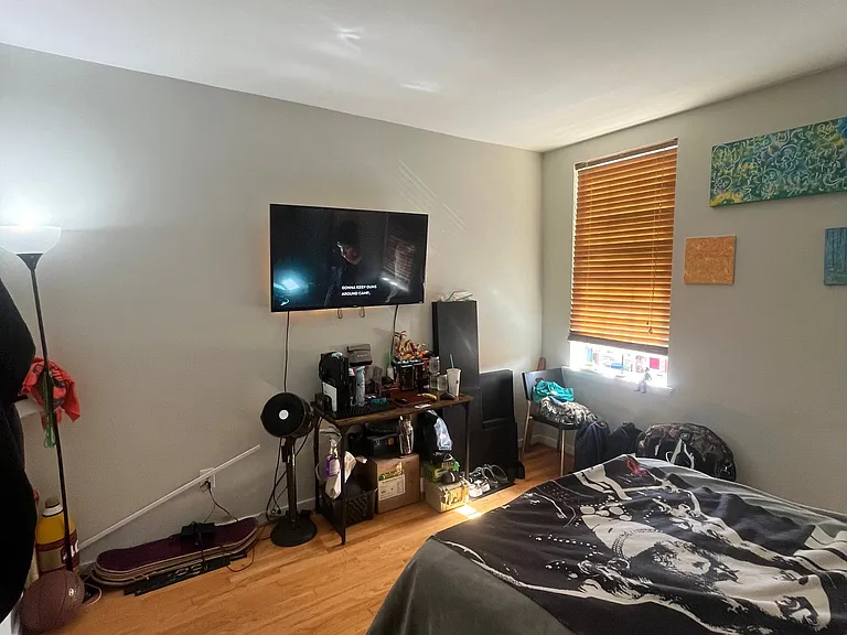 712 Portland St — Photo 4