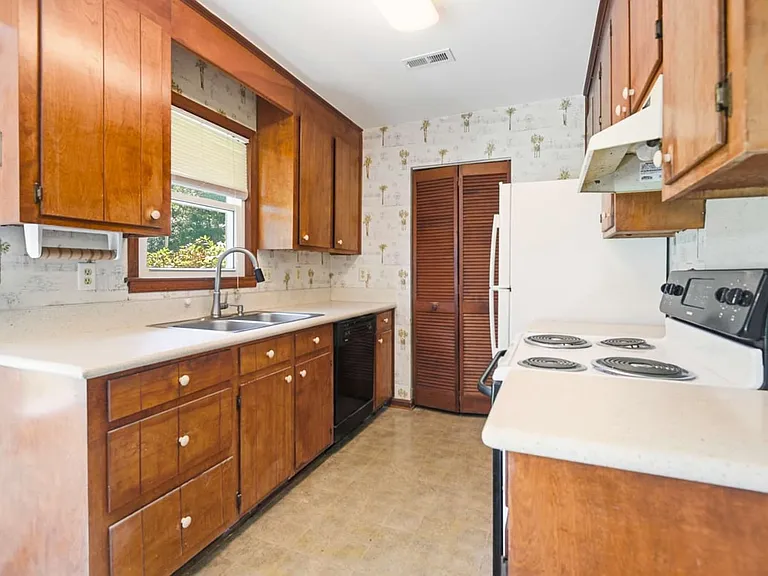 617 Longleaf Rd — Photo 4