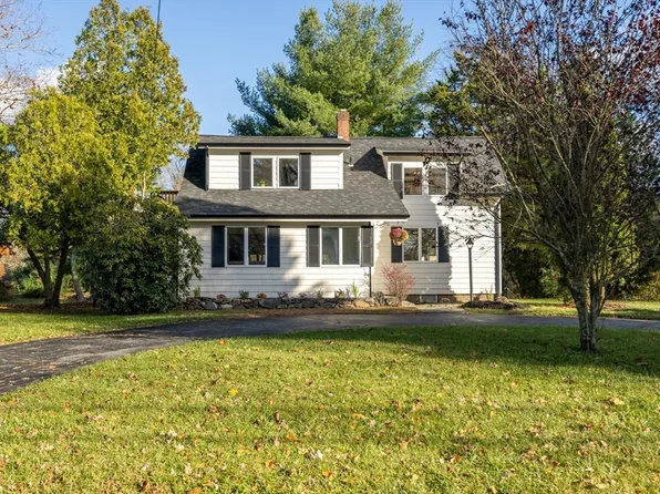 39 Peckham St, Rehoboth, MA 02769