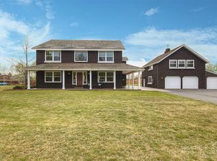 64880 Glacier View Dr, Bend, OR 97703