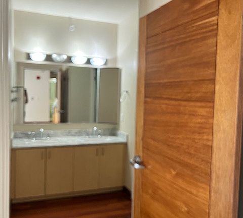 4th image of 88 King St Unit 310
