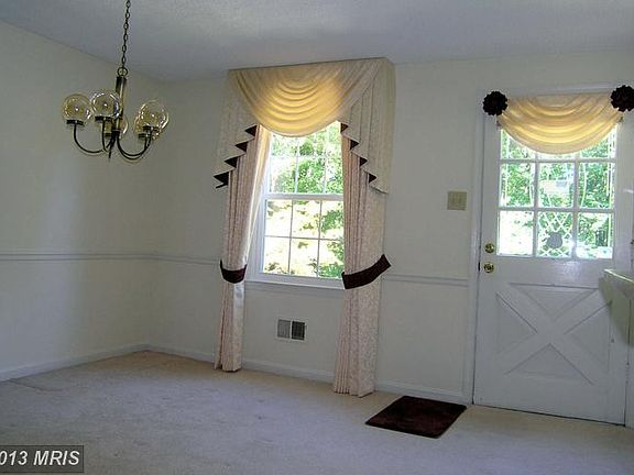 3rd image of 8174 Fernlake Ct