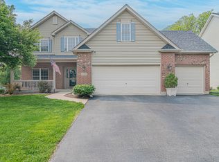 550 Carriage Way, South Elgin, IL 60177