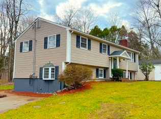30 Highland St, Newton, NH 03858
