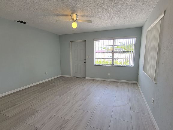 4th image of 2114 53rd Ave W