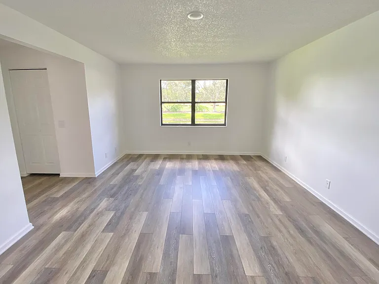 212 Trace Ct — Photo 11