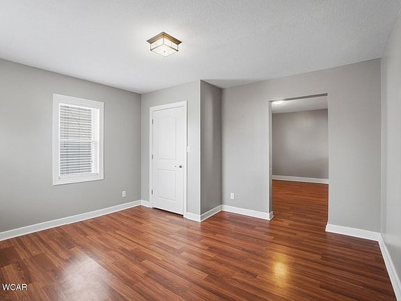 5th image of 313 S Broadway St