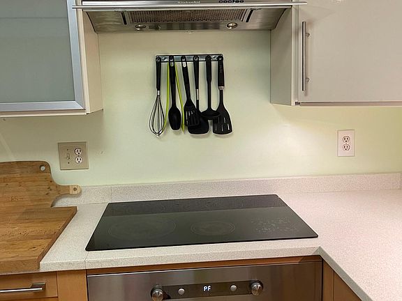 4th image of 11415 Commonwealth Dr APT 201