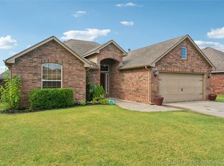 105 E Granger St, Broken Arrow, OK 74012