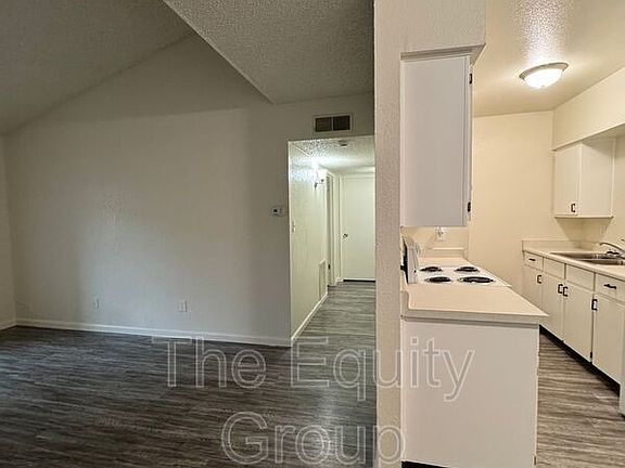 3rd image of 1402 W Elowin Ave