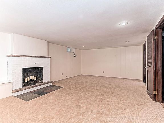 3rd image of 8 Gillooly Dr