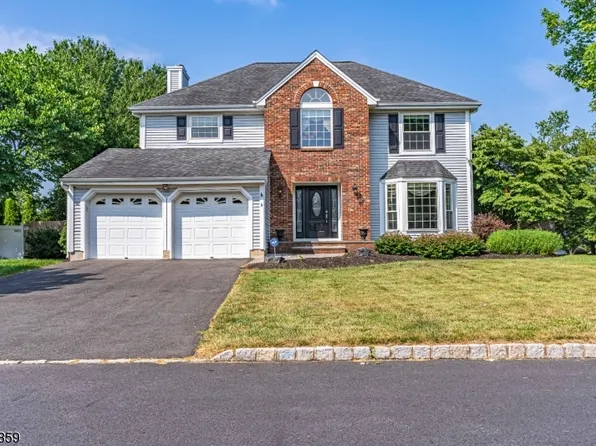 8 Lenape Trl, Branchburg Twp., NJ 08876