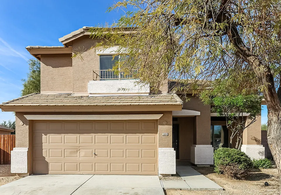 1304 S 159th Ave