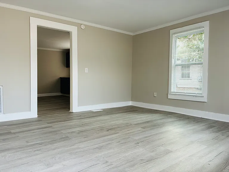 1409 Ware Ave — Photo 6