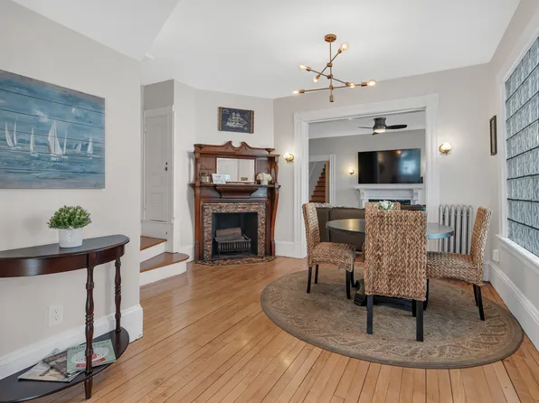 70 Humboldt Ave, Providence, RI 02906