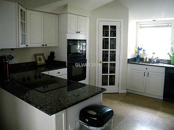 4th image of 8790 Maggie Ave